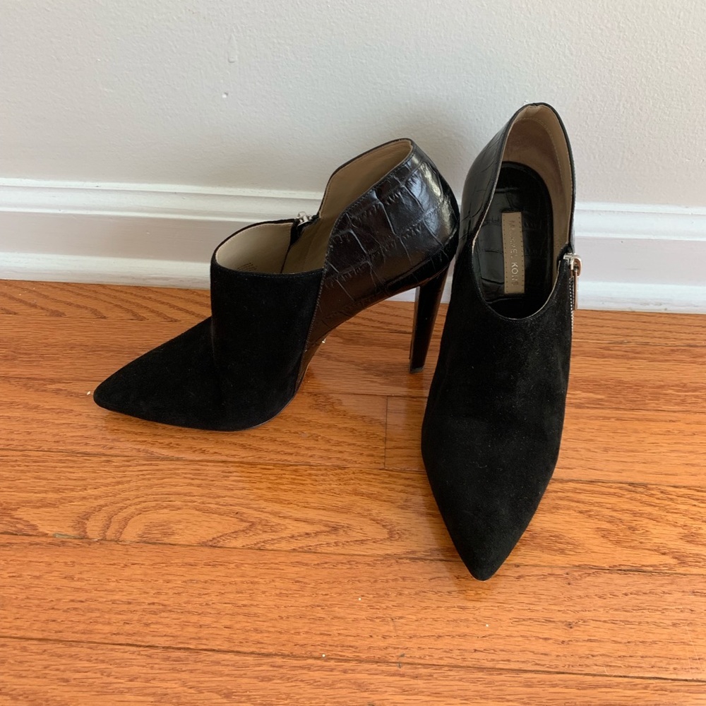 Micheal Kors Black Heels Size:8.
